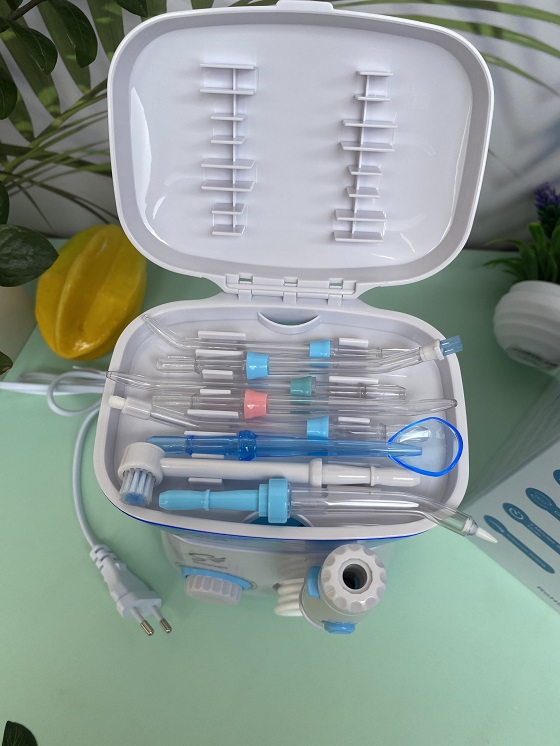 may20tam20nuoc20smaragd20fc165-8 Máy tăm nước gia đình đặt bàn Smaragd FC165 Chính Hãng 8